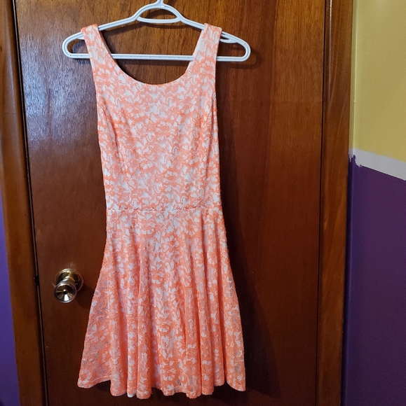 Guess skater dress - Picture 1 of 3